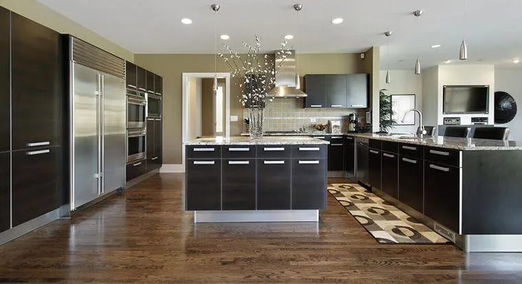 modern-kitchen-with-sleek-cabinet