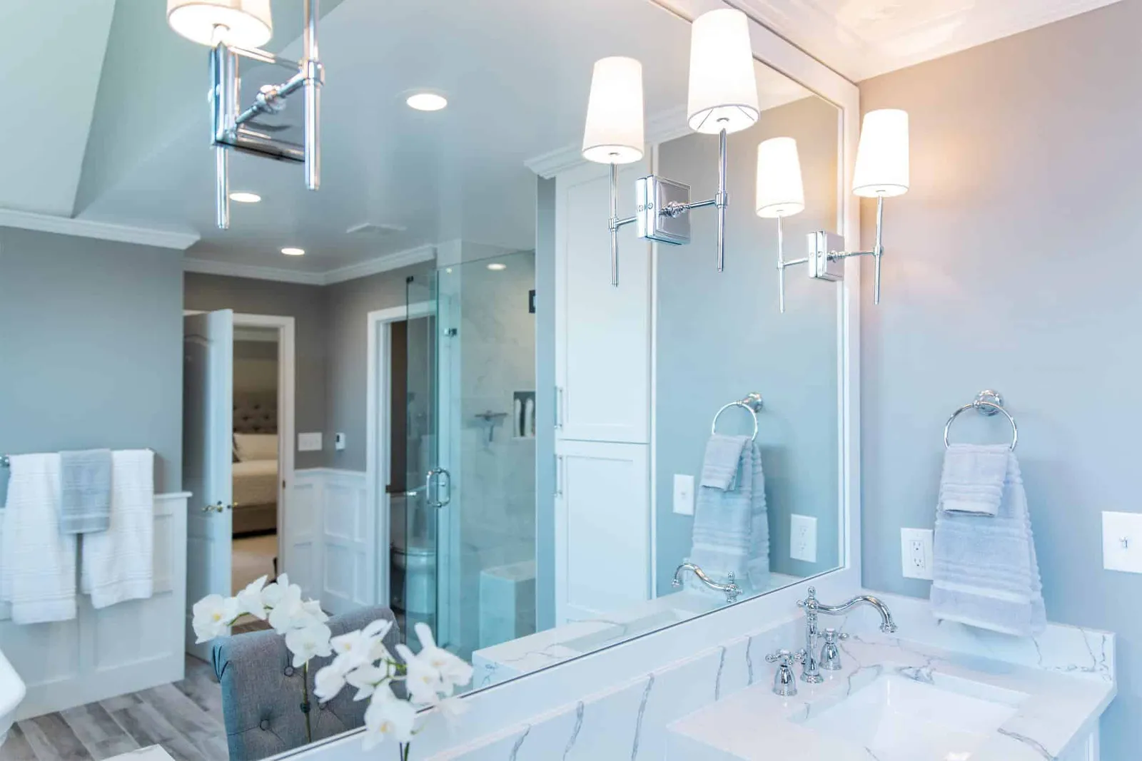 bathroom with proper lighting