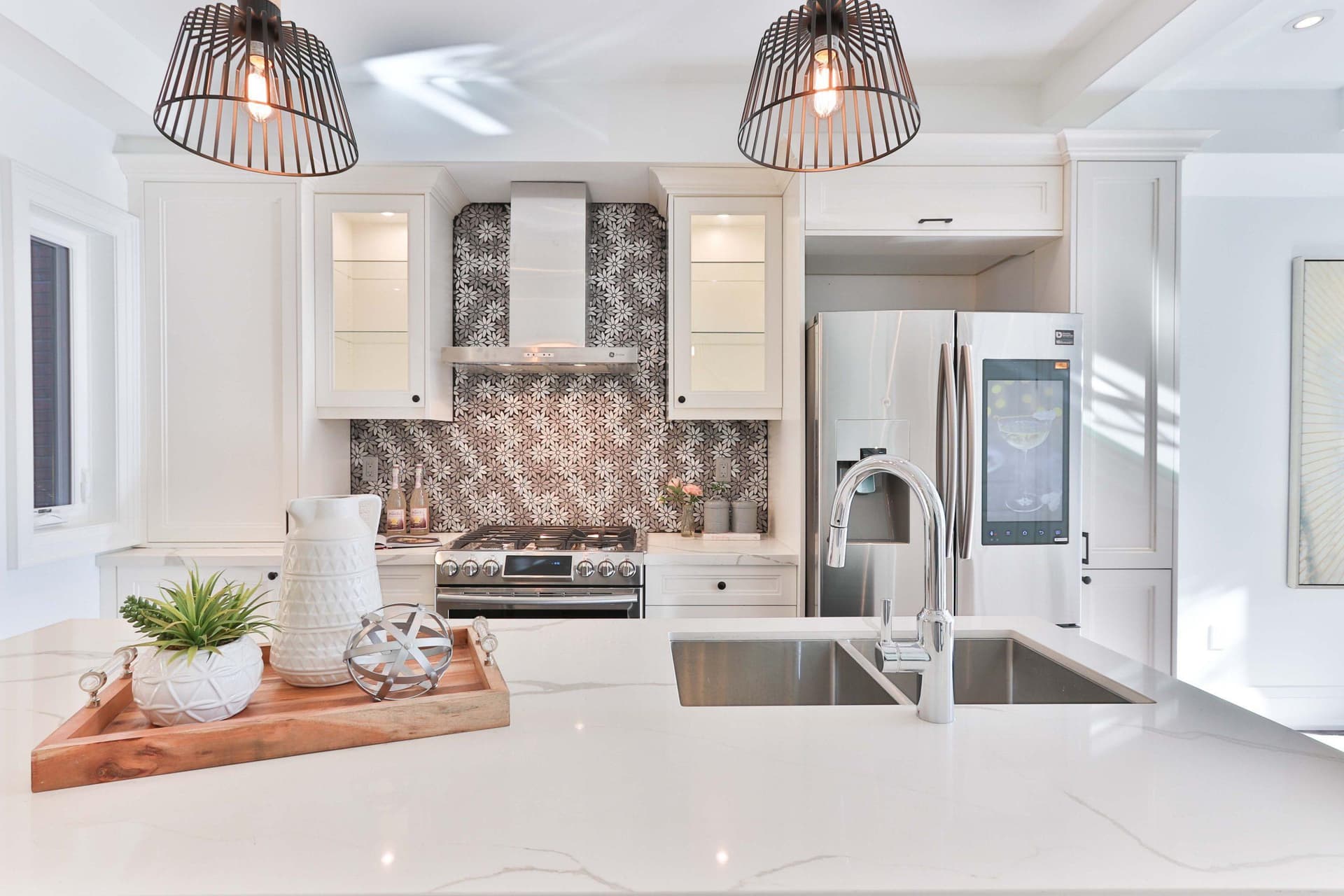Unique and Eye-Catching Tile Designs in Kitchen and Bath Remodels